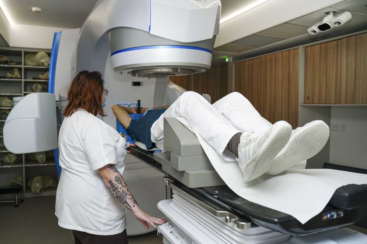 Séance de radiothérapie pour traitement d'un cancer ORL